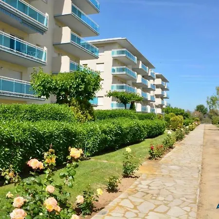Apartbeach Juncos Residencial Piscinas Y Petanca Apartment *