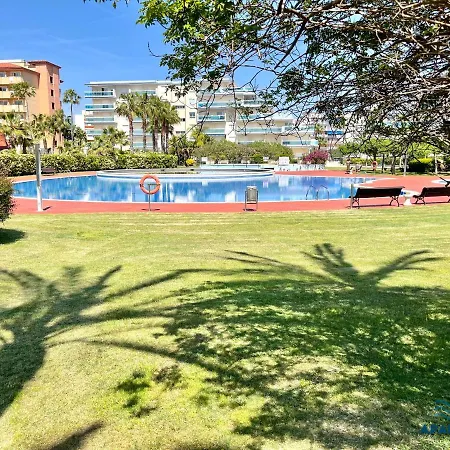 Apartbeach Juncos Residencial Piscinas Y Petanca *