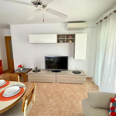 Apartbeach Juncos Residencial Piscinas Y Petanca Apartment